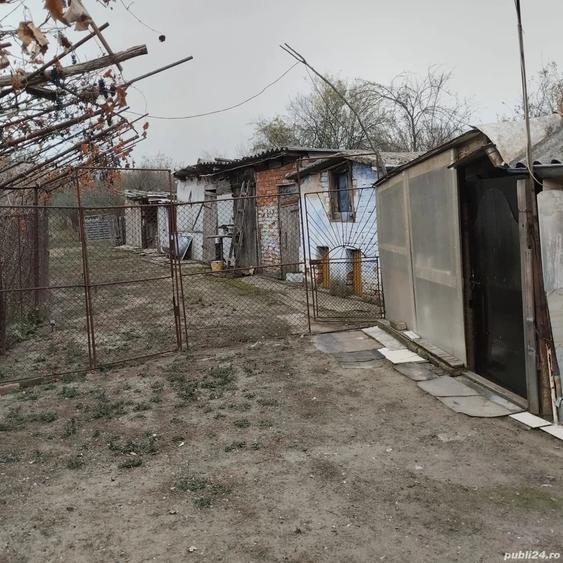 Casă cu 6 camere în Drăghicești