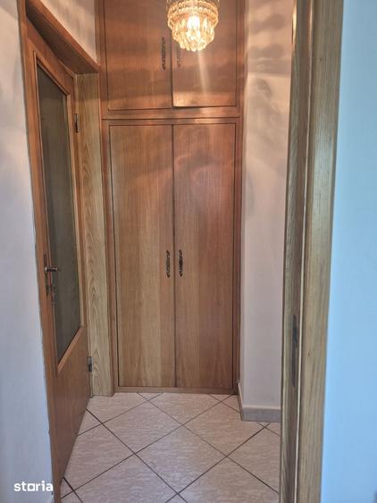 Apartament cu 2 camere semidecomandat în Grivița