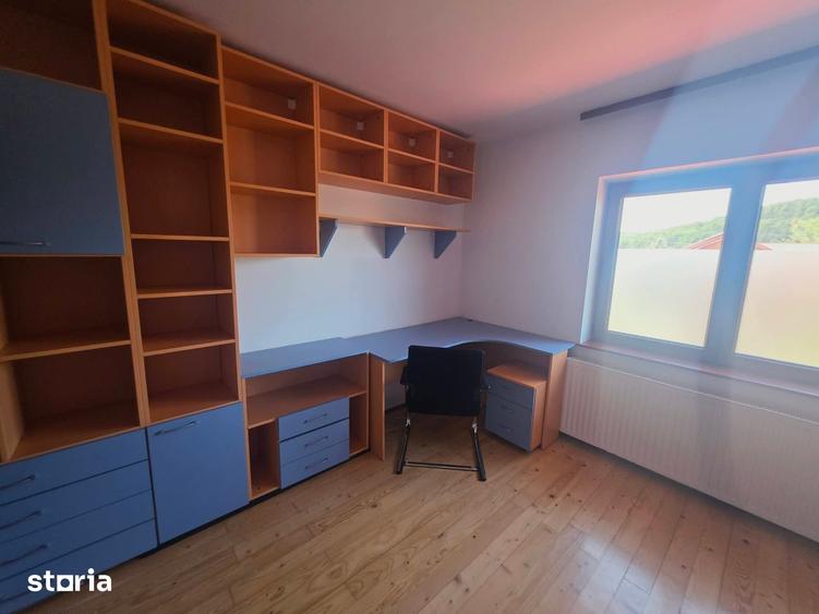Casă cu 4 camere cu Teren 250 Mp în Bunloc