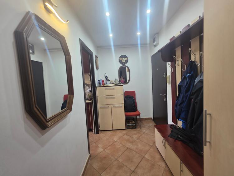 Apartament cu 2 camere semidecomandat în Astra