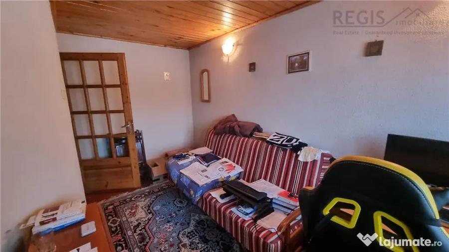 Casă cu 5 camere cu Teren 240 Mp în Zizin