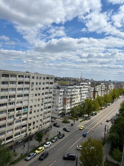 Apartament cu 3 camere decomandat în Alexandru cel Bun