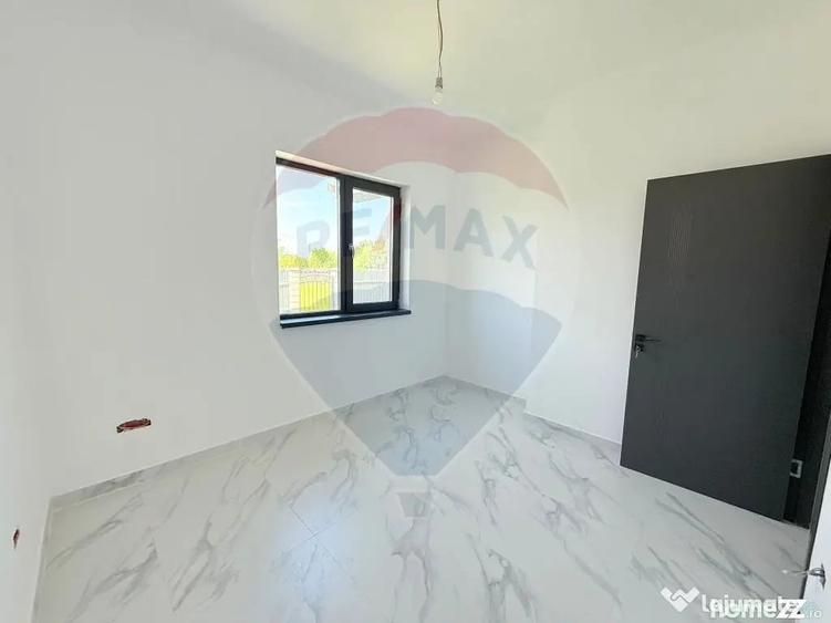 Casă cu 5 camere cu Teren 300 Mp în Cornetu
