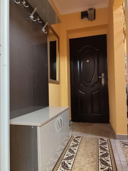 Apartament cu 2 camere semidecomandat în Exterior Vest