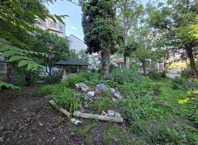 Casă cu 6 camere cu Teren 1050 Mp în Dacia