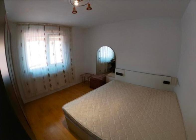 Casă cu 5 camere cu Canalizare în Central