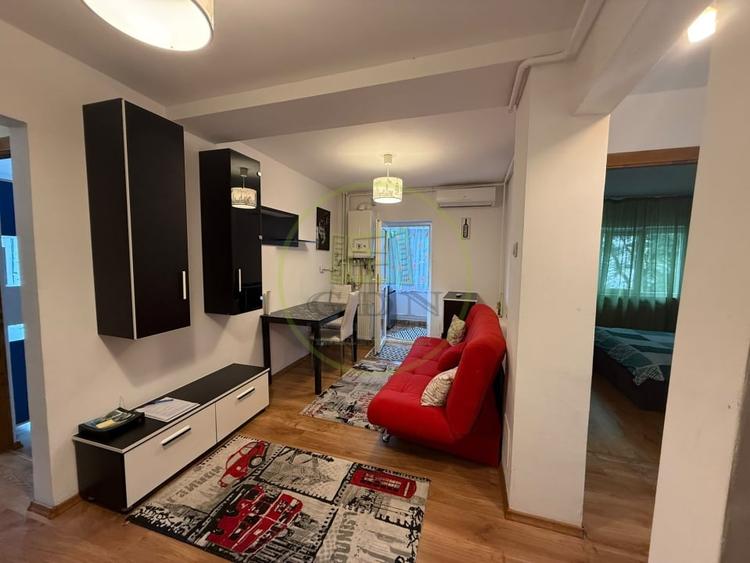 Apartament cu 3 camere semidecomandat, mobilat în Brazda lui Novac