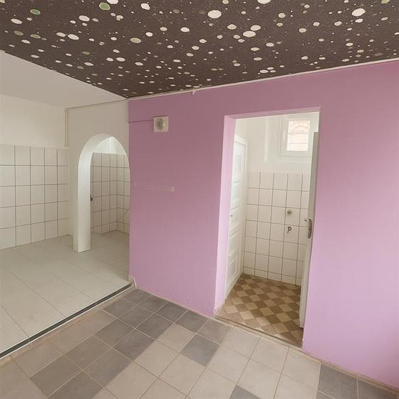Casă cu 3 camere cu Teren 200 Mp în Est