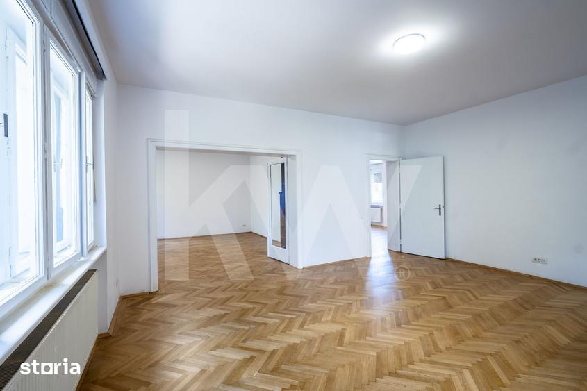 Casă cu 8 camere cu Teren 606 Mp în Calea Dumbrăvii