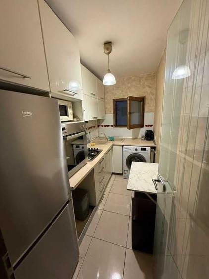 Apartament cu 3 camere semidecomandat în Romană