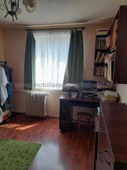 Apartament cu 3 camere decomandat în Drumul Taberei