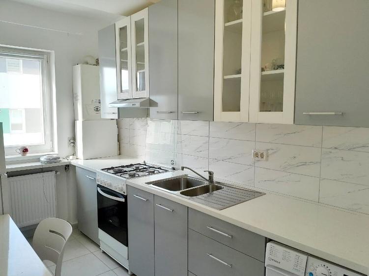 Apartament cu 3 camere decomandat, mobilat în Militari