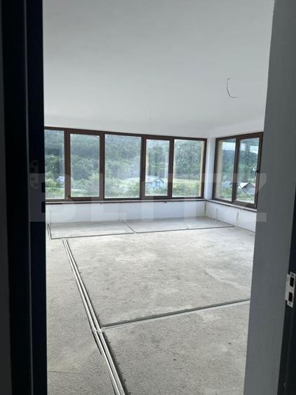 Casă individuală cu 8 camere cu Garaj în Cocu