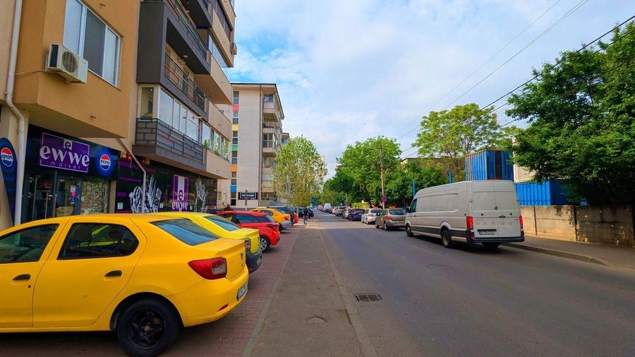 Spațiu comercial, de 240 mp, în Berceni