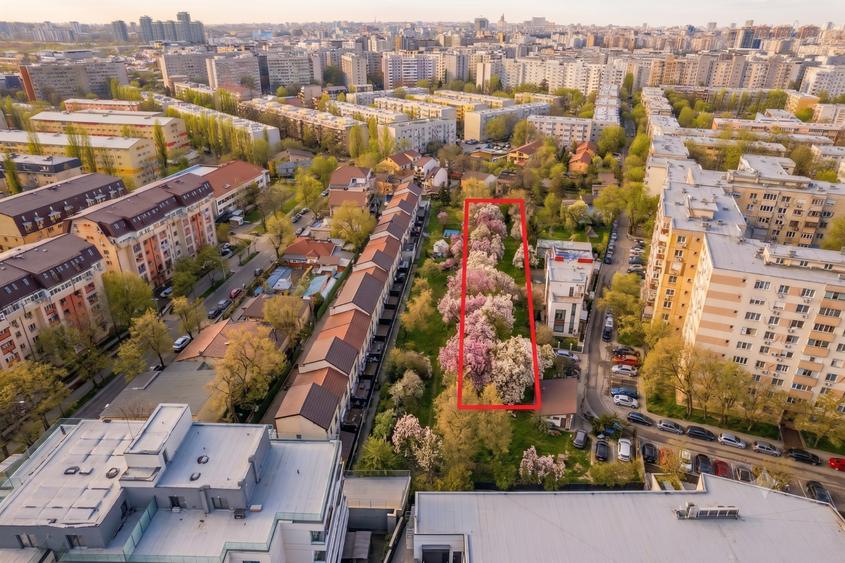 Teren Construcții intravilan de 1825 mp, în Dristor