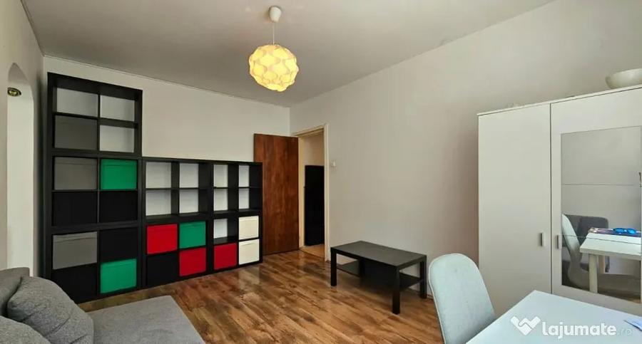Apartament cu 3 camere semidecomandat în Drumul Taberei