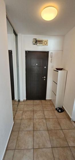 Apartament cu 2 camere semidecomandat, mobilat în Colentina