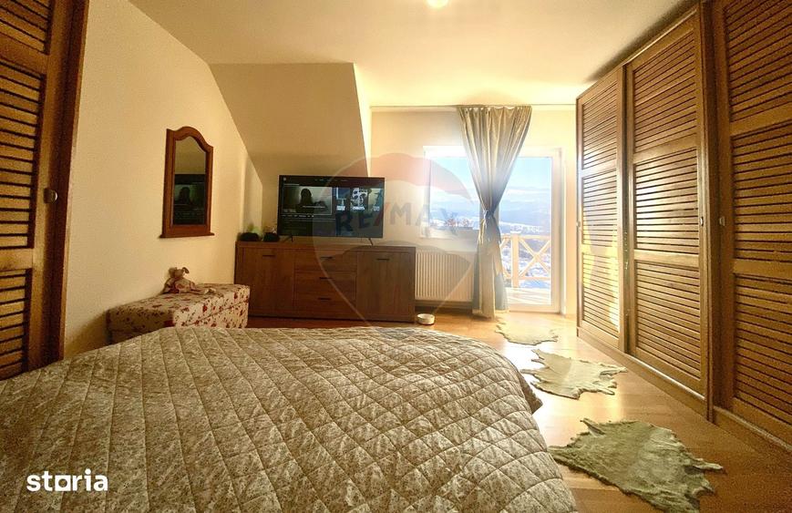 Casă cu 7 camere decomandat cu Teren 470 Mp în Borhanci
