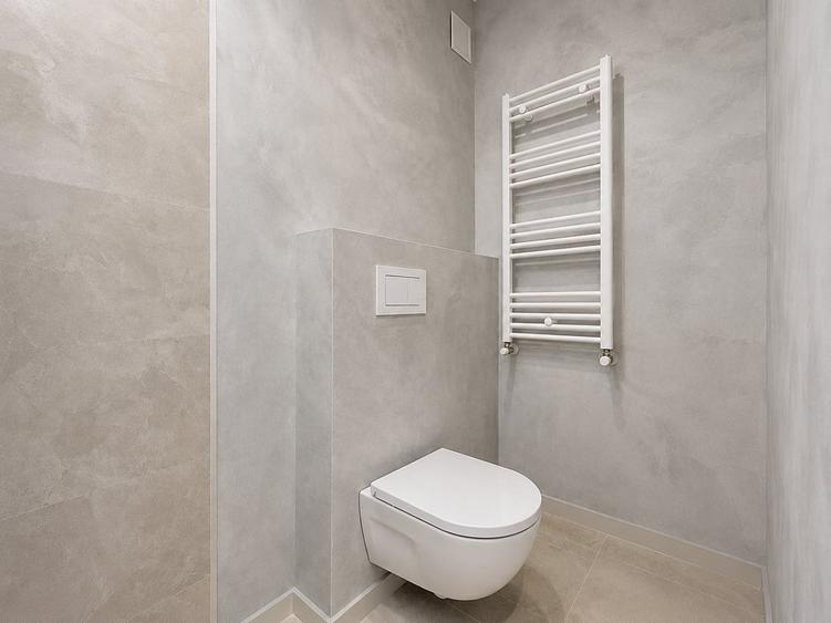 Apartament cu 3 camere decomandat în Mamaia