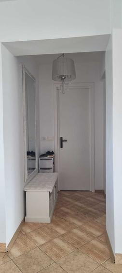 Apartament cu 3 camere decomandat în Exterior Vest