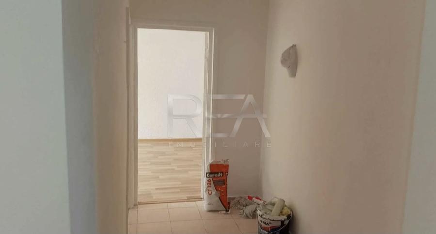 Apartament cu 2 camere decomandat în Drumul Taberei