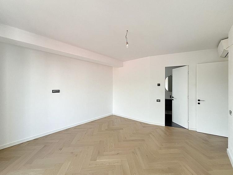 Apartament cu 4 camere decomandat în Dorobanți