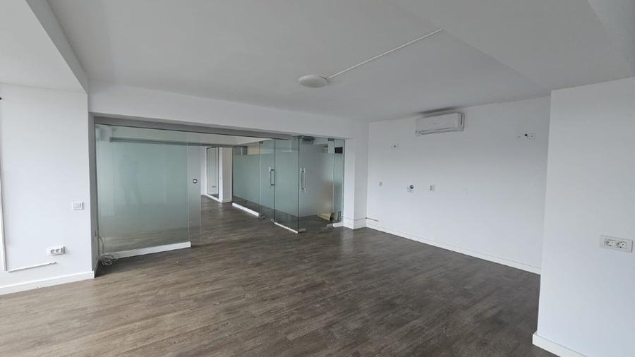 Apartament cu 4 camere decomandat în Decebal