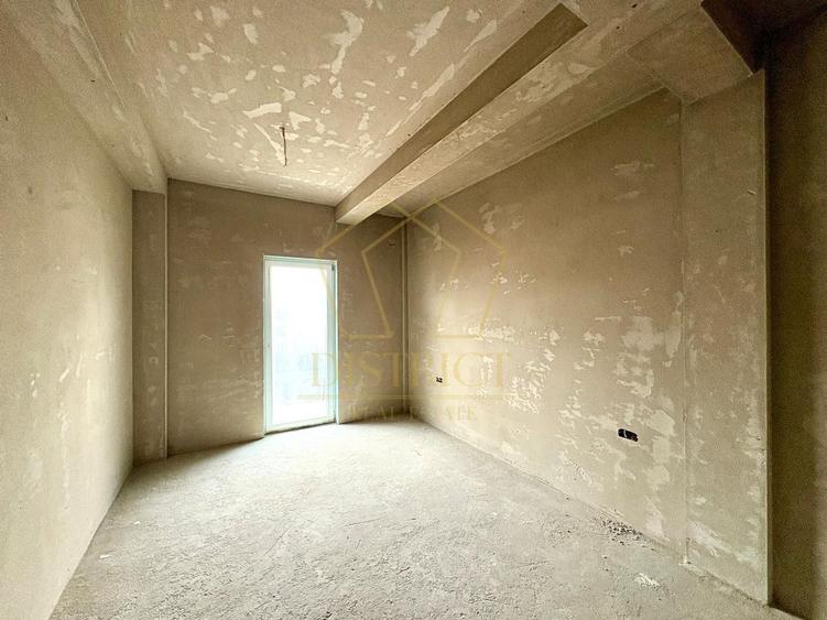Apartament cu 4 camere decomandat în Braytim