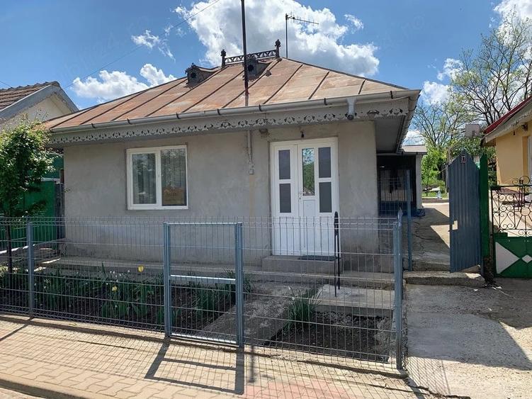 Casă cu Teren 900 Mp în Central