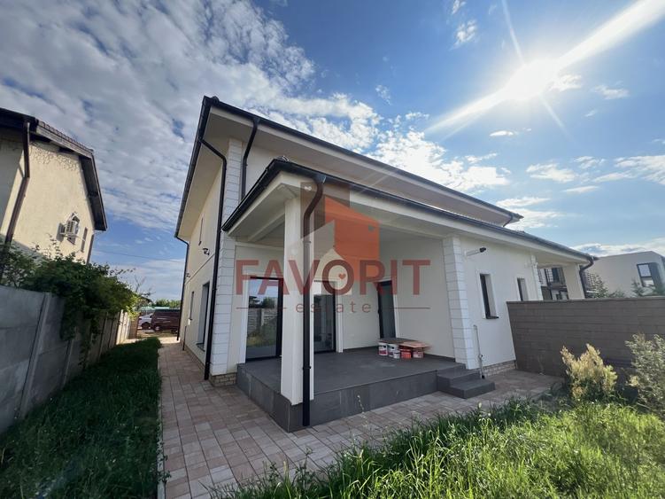 Duplex cu 5 camere cu Canalizare în Chișoda