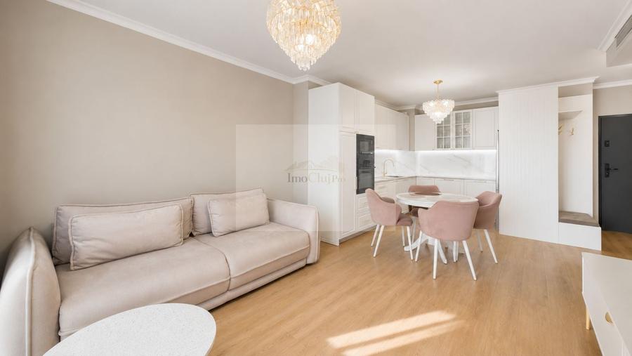 Apartament cu 3 camere semidecomandat, mobilat în Semicentral