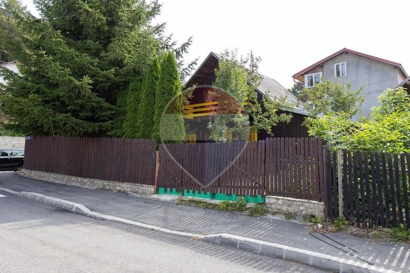 Casă individuală cu 3 camere cu Teren 214 Mp în Central