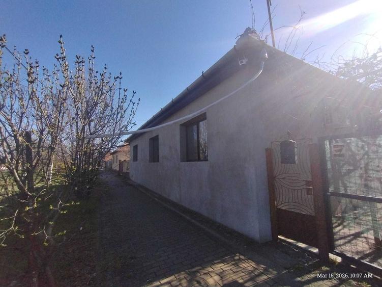 Casă cu 4 camere decomandat în Vinga