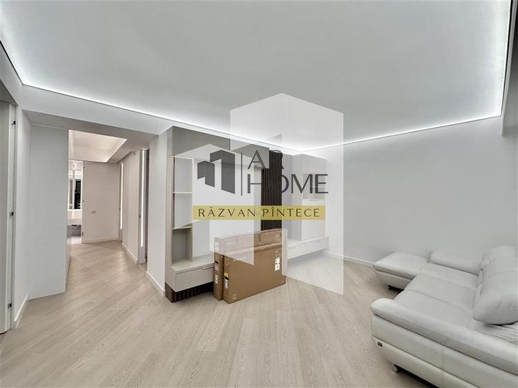 Apartament cu 3 camere decomandat în Pipera