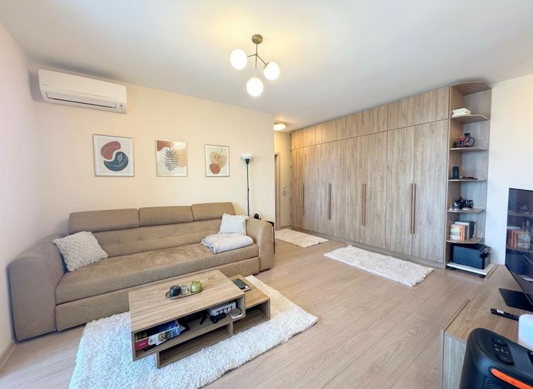 Apartament cu 2 camere semidecomandat, mobilat în Soarelui