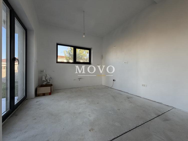 Duplex cu 3 camere cu Canalizare în Moșnița Nouă