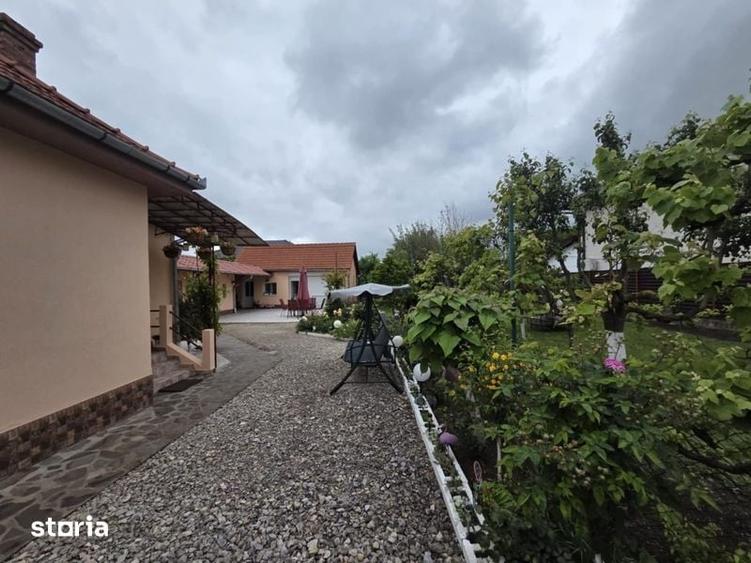 Casă cu 4 camere cu Teren 1100 Mp în Central