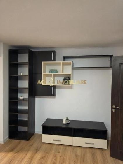 Apartament cu 3 camere semidecomandat, mobilat în Crângași