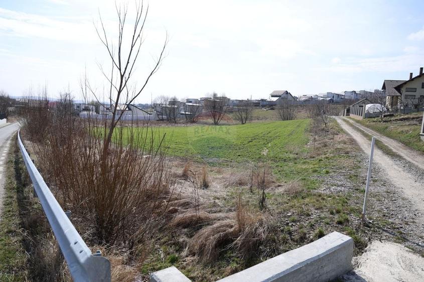 Teren Construcții intravilan de 3500 mp, în Moara