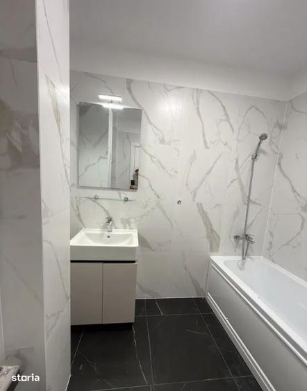 Apartament cu 3 camere decomandat în Sisești