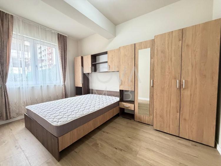 Apartament cu 3 camere semidecomandat, mobilat în Turnișor