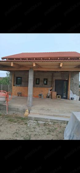 Casă cu 3 camere cu Teren 500 Mp în Parța