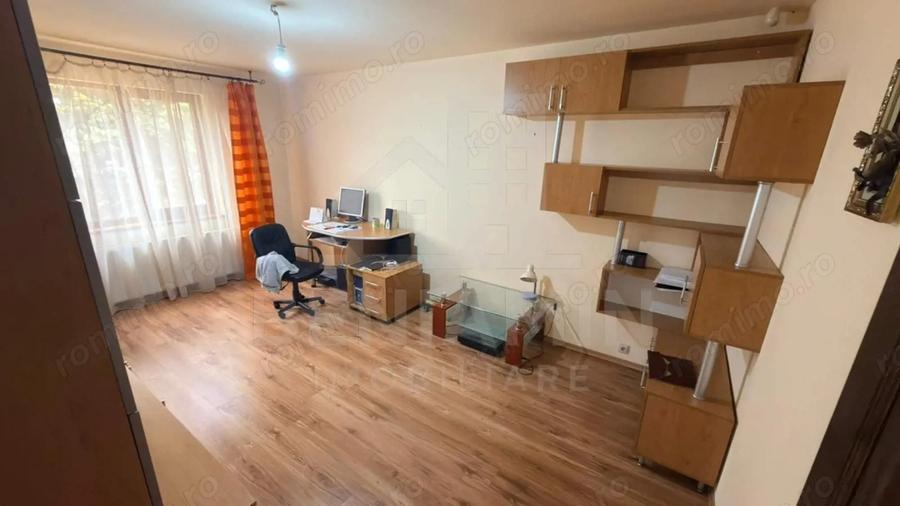 Casă cu Teren 464 Mp în Cârcea
