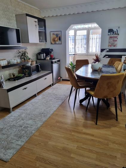 Apartament cu 3 camere decomandat în Nord