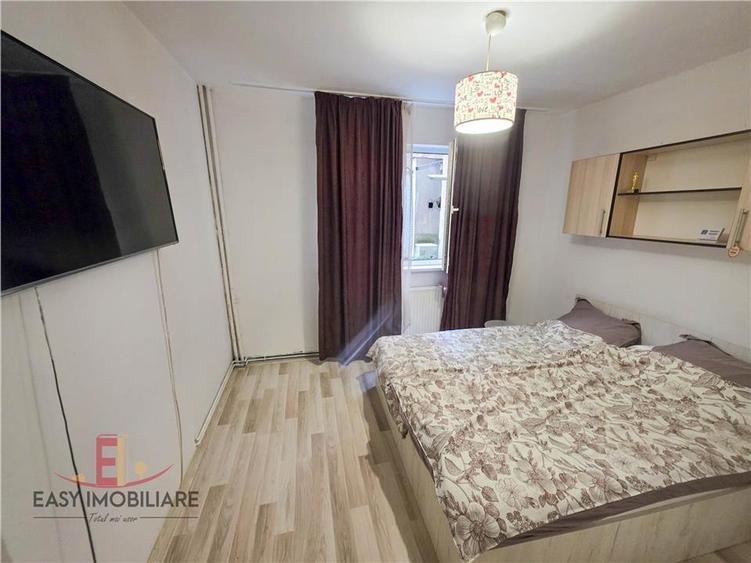 Apartament cu 3 camere decomandat în Dâmbu Pietros