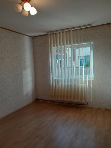 Casă de vânzare în Târgoviște – Micro 3 | 160 mp utili | 433 mp teren | Două apa - 6