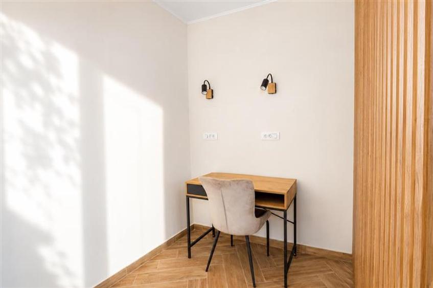 Apartament cu 3 camere nedecomandat, mobilat în Centrul Istoric
