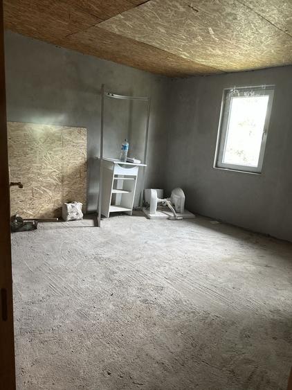 Casă cu 4 camere în Tătărani