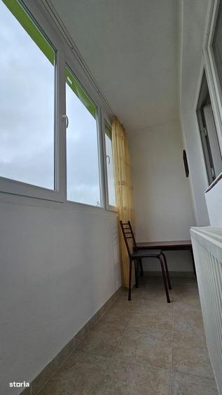 Apartament cu 4 camere în Tractorul