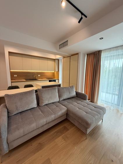 Apartament cu 3 camere decomandat în Băneasa
